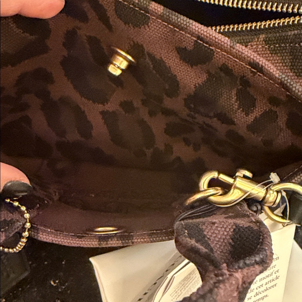 COACH Cargo Tote 26 - Picture 7 of 11